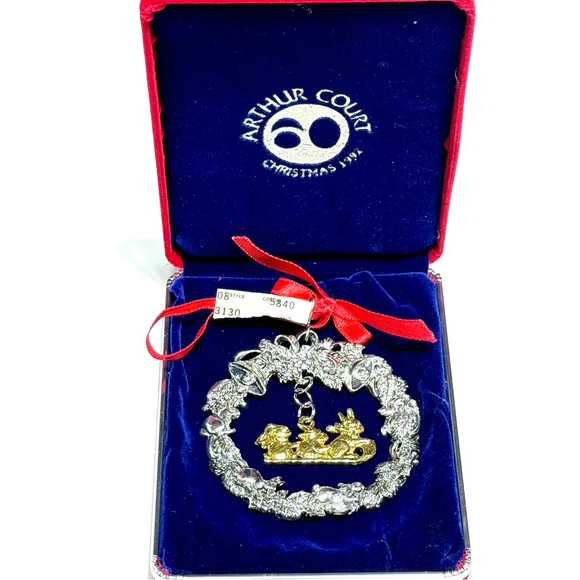 ARTHUR COURT Christmas Ornament Rabbit Wreath With Toboggan Rare 1992 NEW - Picture 3 of 12